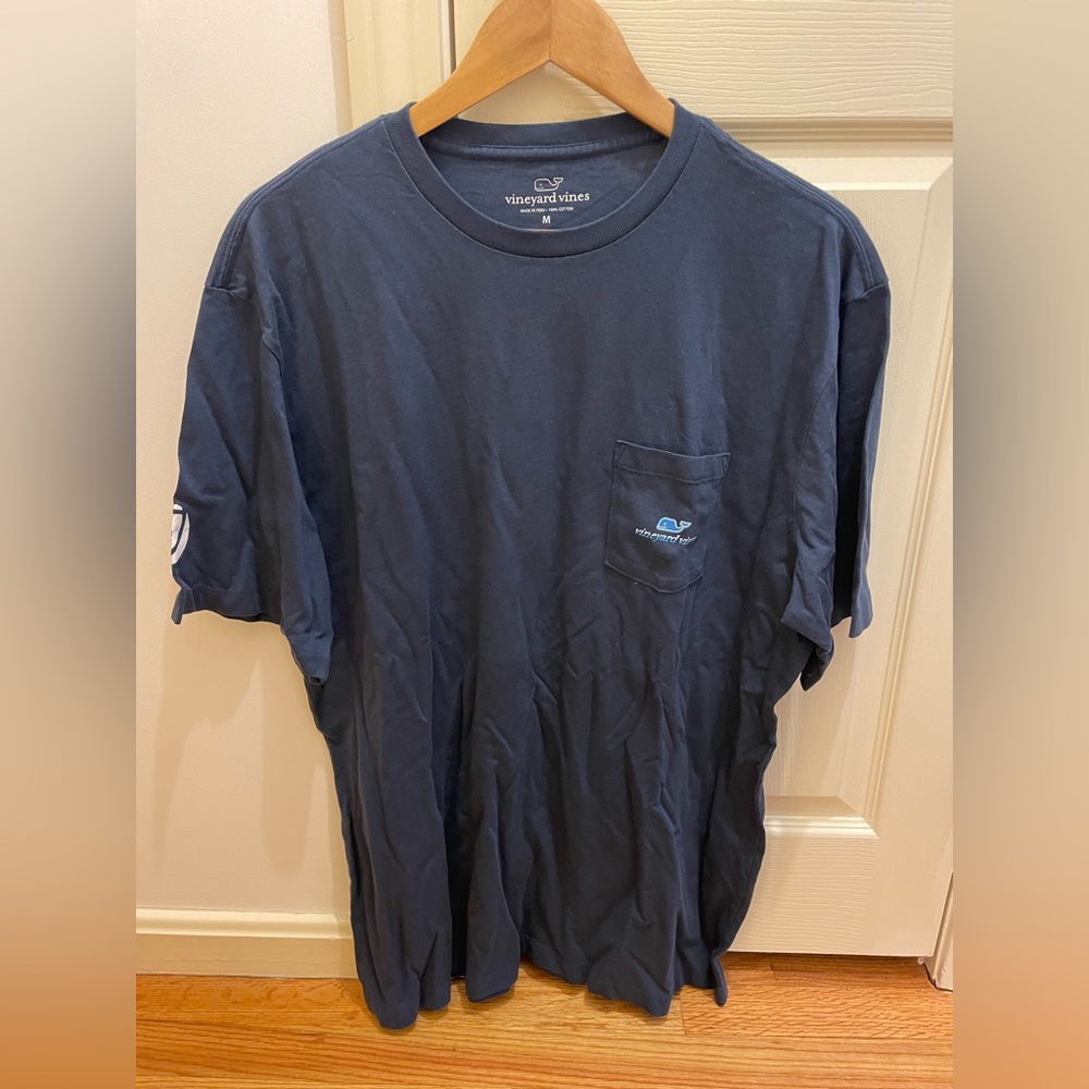 Men’s vineyard vines t-shirt